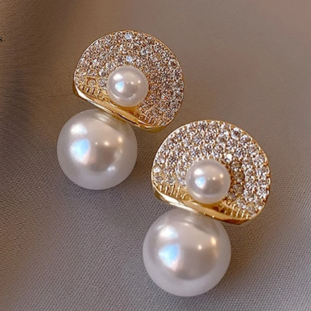Elegant Female Gold Metal Crystal Pearl