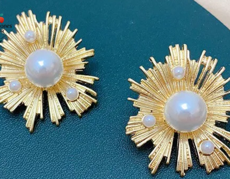 Gold Metal Exaggeration Pearl Earrings