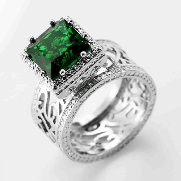 TRSH056 GWH Square Larger Band Ring